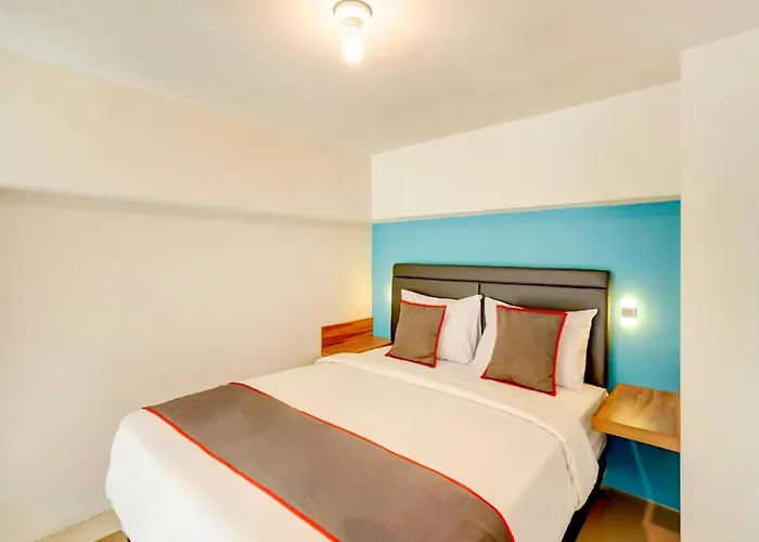 Collection O 30 Amega Crown Sub Hotel Gununganjar